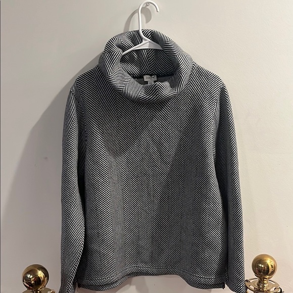 Women's Black and White J CREW TURTLENECK Sweater - Picture 1 of 5